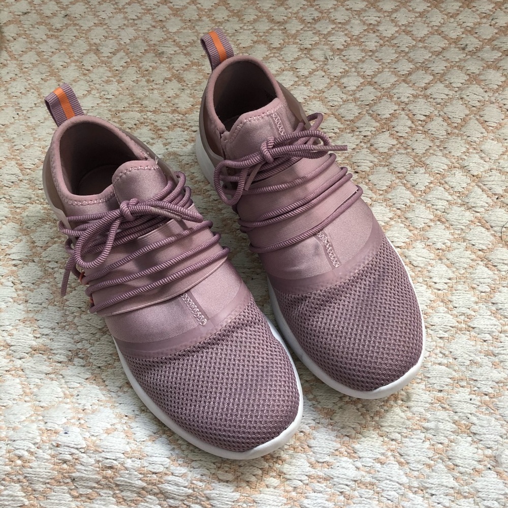 Fablectics Athletic shoes